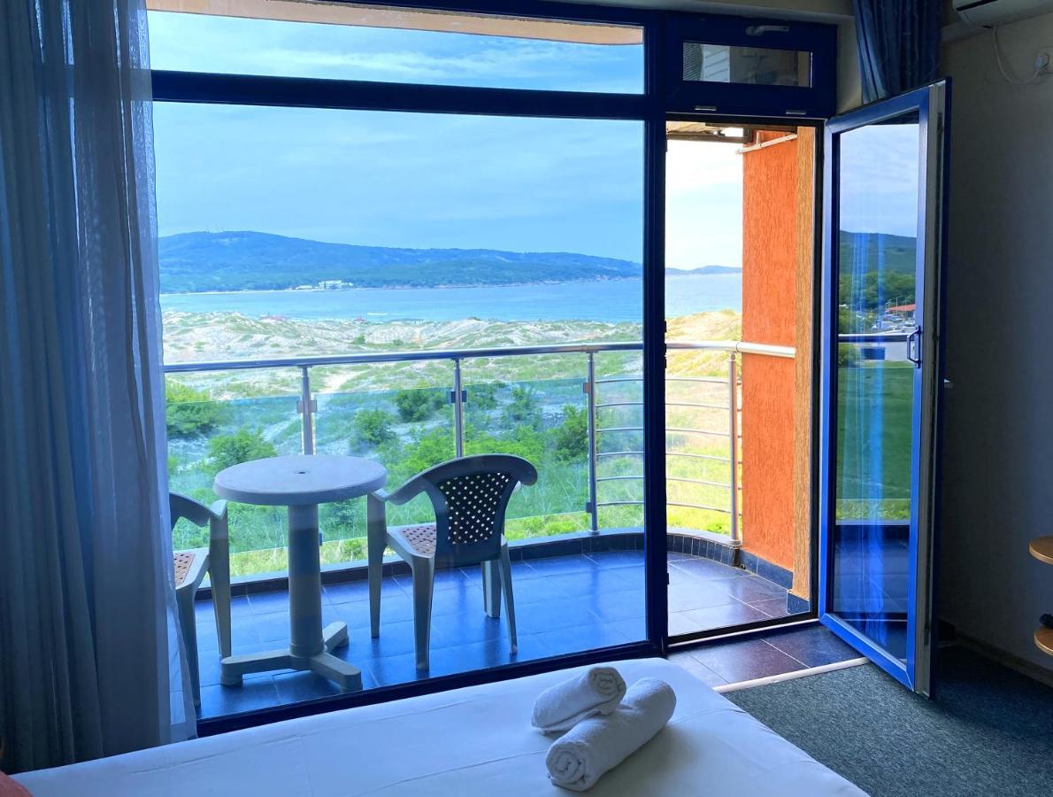 פרימורסקו Hotel Penelope מראה חיצוני תמונה